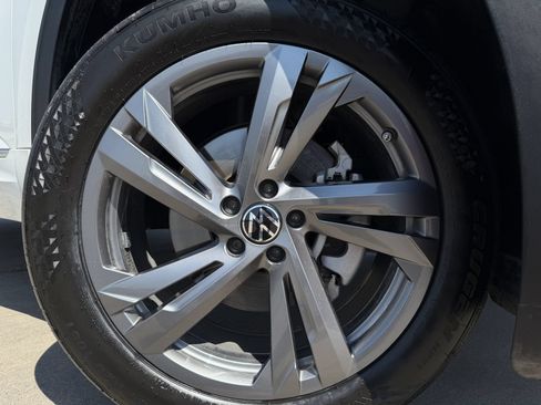 Used 2024 Volkswagen Atlas Cross Sport SEL R-Line AWD/4WD image 10