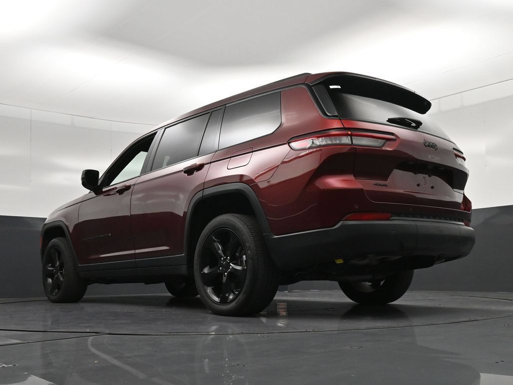 Used 2023 Jeep Grand Cherokee L Laredo AWD/4WD image 25