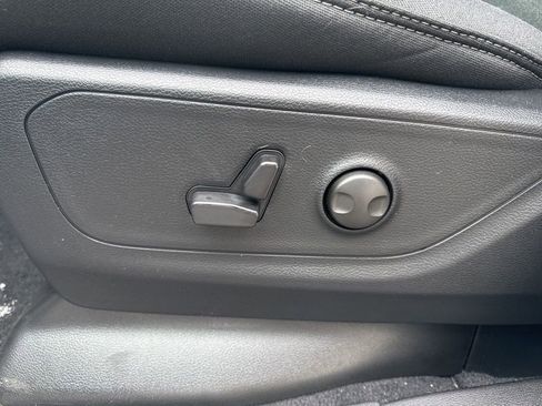 New 2026 RAM 1500 4x4 Crew Cab image 14