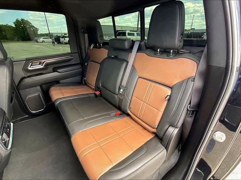 Used 2024 Chevrolet Silverado 3500 High Country w/ High Country Premium Package AWD/4WD image 19
