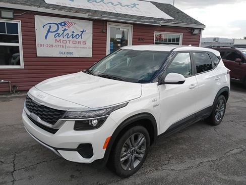Used 2023 Kia Seltos LX AWD/4WD image 1