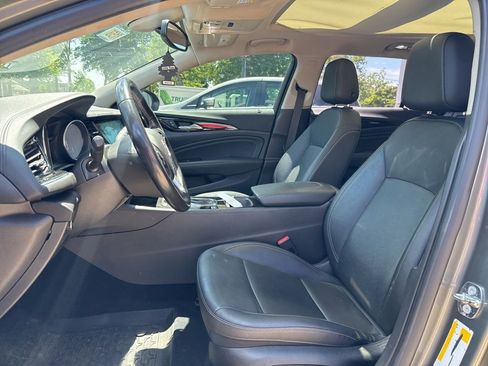 Used 2018 Buick Regal Essence w/ Sights and Sounds Package AWD/4WD image 6
