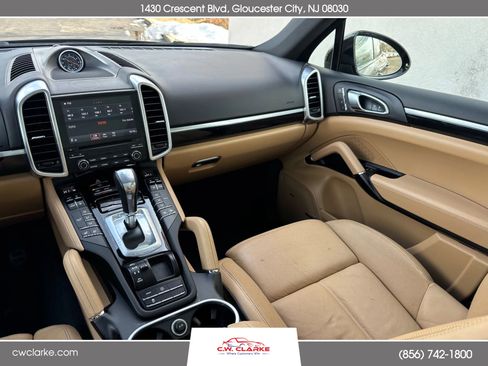 Used 2018 Porsche Cayenne image 17