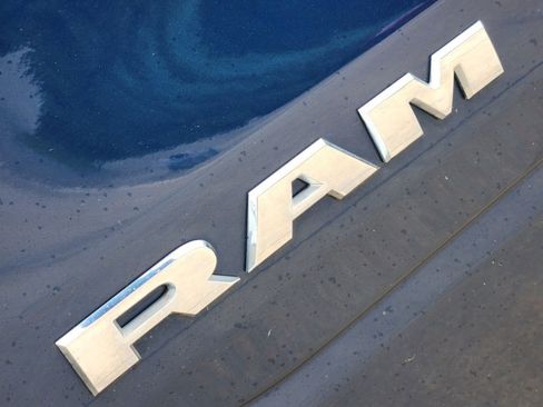 Used 2019 RAM 1500 Big Horn AWD/4WD image 11