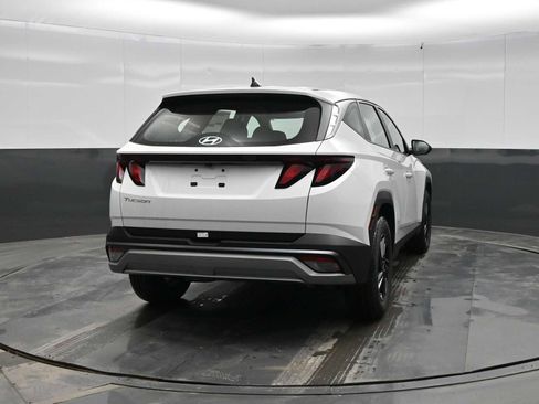 New 2026 Hyundai Tucson SE image 7