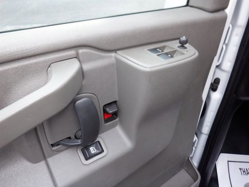 Used 2022 Chevrolet Express 2500 w/ Driver Convenience Package image 13