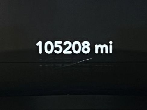Used 2018 Chrysler Pacifica Touring-L w/ Premium Audio Group FWD image 24