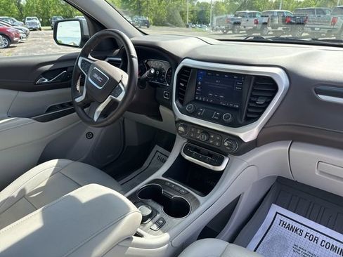 Used 2023 GMC Acadia SLT w/ Technology Package FWD image 9