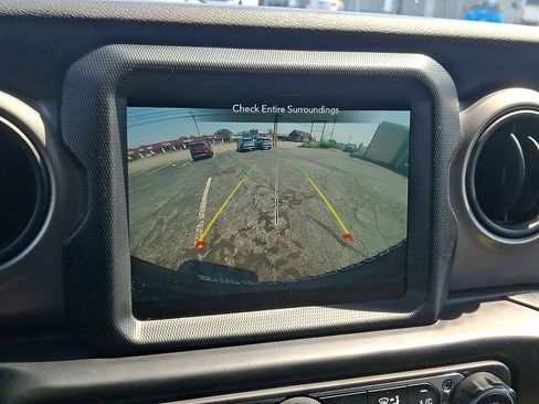 Used 2021 Jeep Wrangler Unlimited Sport AWD/4WD image 18