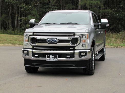 Used 2022 Ford F350 XLT w/ XLT Premium Package image 9