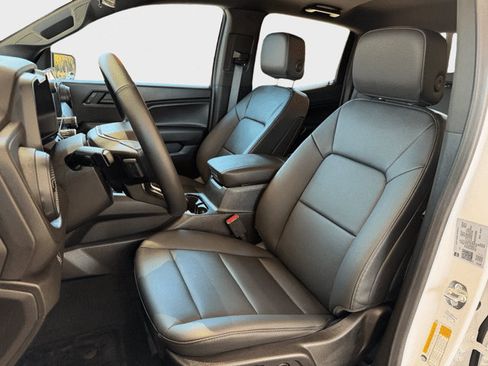 Used 2026 Chevrolet Colorado Trail Boss AWD/4WD image 11