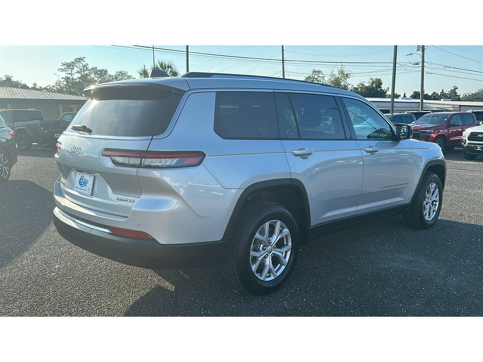 Used 2022 Jeep Grand Cherokee L Limited w/ Trailer Tow Group (B) AWD/4WD image 6