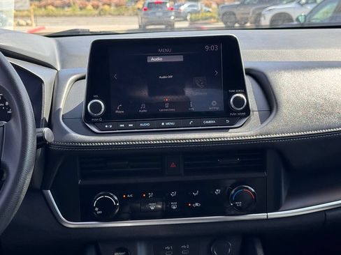 Certified 2024 Nissan Rogue S FWD image 18
