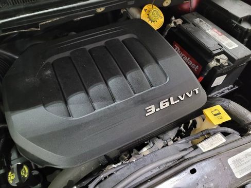 Used 2019 Dodge Grand Caravan SXT image 26