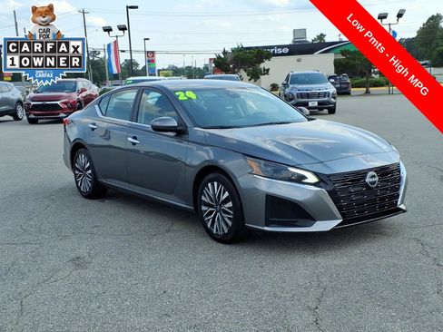 Used 2024 Nissan Altima 2.5 SV FWD image 7