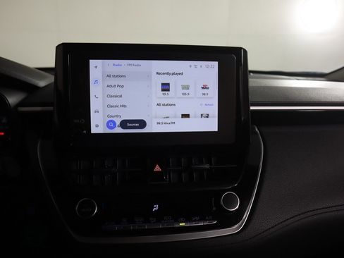 Used 2024 Toyota Corolla Cross LE image 41