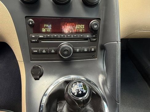 Used 2006 Pontiac Solstice Convertible w/ Premium Package image 11