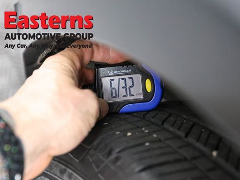 Used 2024 Volkswagen Tiguan SE image 28