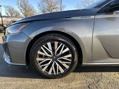 Used 2024 Nissan Altima 2.5 SV image 33