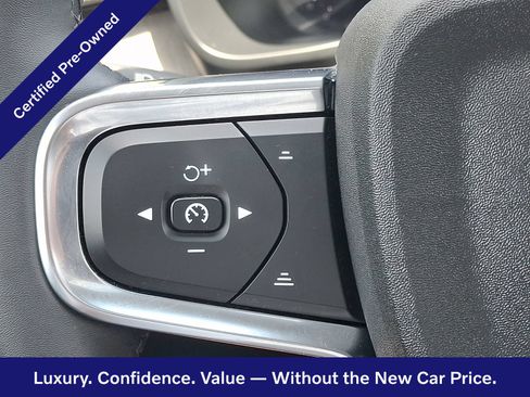 Certified 2024 Volvo XC40 B5 Ultimate w/ Protection Package Premier AWD/4WD image 22