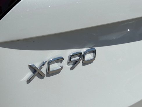 New 2025 Volvo XC90 T8 Plus w/ Protection Package Premier image 7