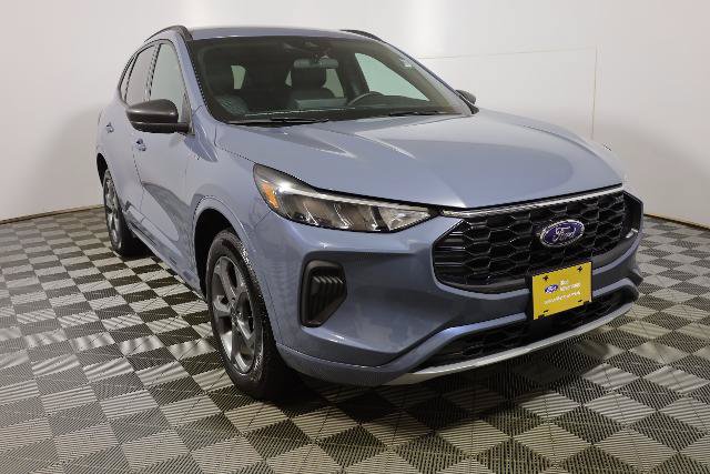 Certified 2024 Ford Escape ST-Line w/ Tech Pack #1 AWD/4WD image 4