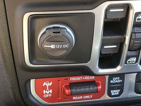 Used 2025 Jeep Wrangler Unlimited Rubicon image 26