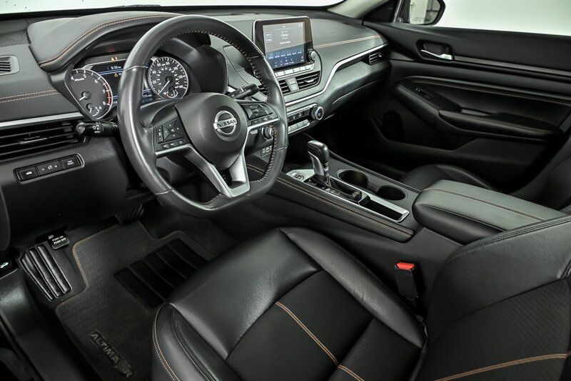 Used 2022 Nissan Altima 2.5 SR FWD image 14
