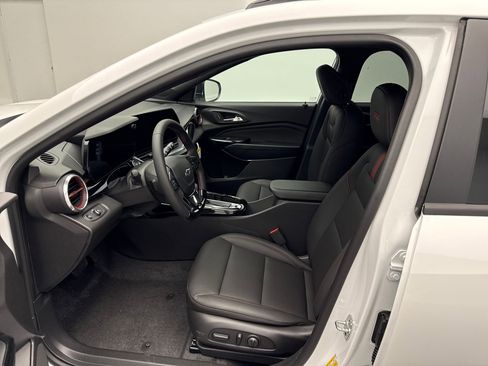 New 2025 Chevrolet Trax RS image 5