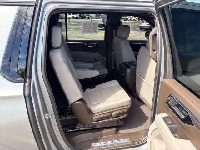 Used 2025 Chevrolet Suburban Z71 w/ Z71 Off-Road Package AWD/4WD image 15