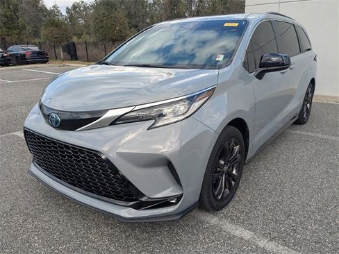 Certified 2023 Toyota Sienna XSE image 2