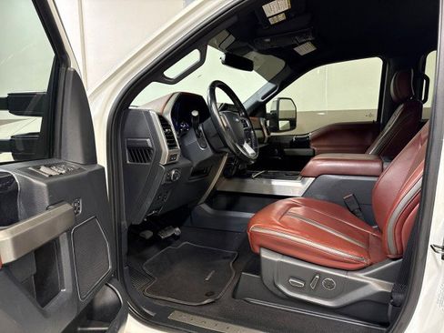 Used 2022 Ford F350 Platinum w/ FX4 Off-Road Package image 12