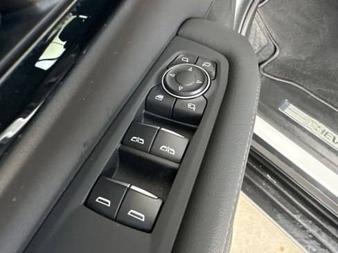 Used 2025 Chevrolet Tahoe Premier AWD/4WD image 11