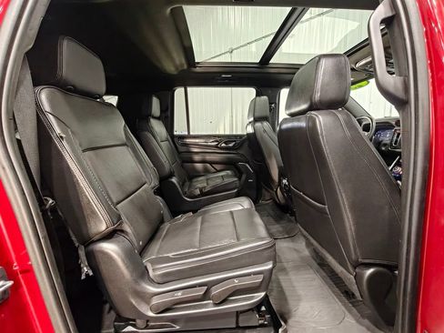 Used 2023 GMC Yukon XL Denali AWD/4WD image 28