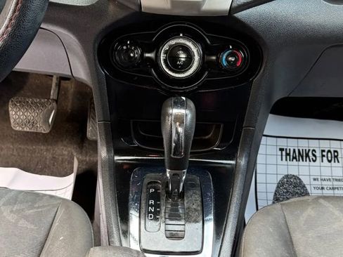 Used 2013 Ford Fiesta SE image 16