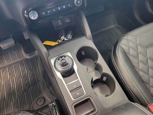 Used 2024 Ford Escape Platinum w/ Premium Technology Package AWD/4WD image 18