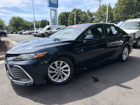 Used 2021 Toyota Camry LE FWD image 8