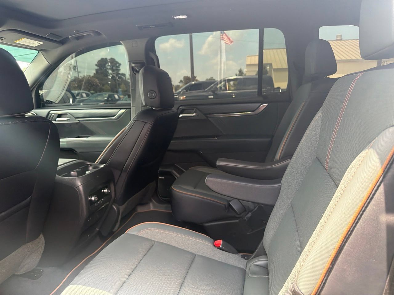 Used 2026 GMC Acadia AT4 AWD/4WD image 12