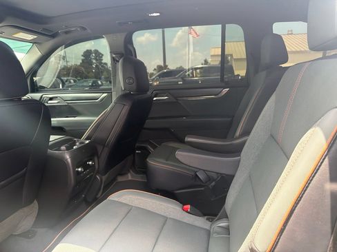 Used 2026 GMC Acadia AT4 AWD/4WD image 12