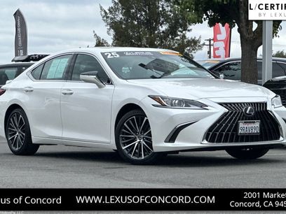 Certified 2025 Lexus ES 300h w/ Premium Package