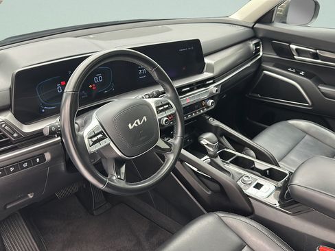 Used 2025 Kia Telluride S AWD/4WD image 11