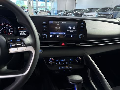 Used 2023 Hyundai Elantra SEL w/ Cargo Package FWD image 19