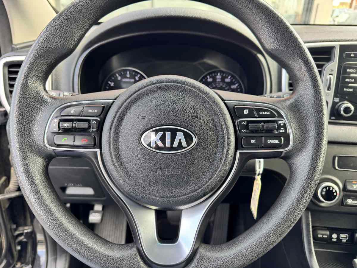 Used 2018 Kia Sportage LX AWD/4WD image 39