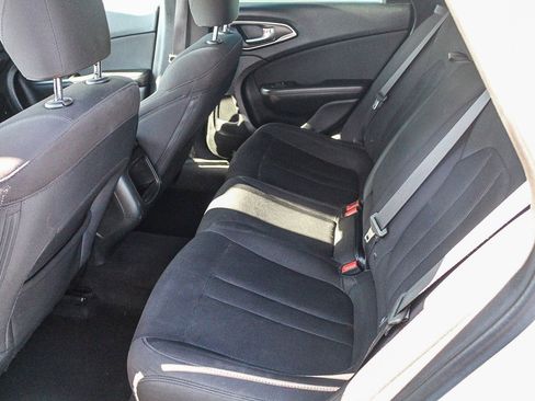 Used 2015 Chrysler 200 Limited image 20