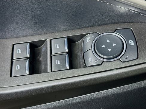 Used 2020 Ford Explorer XLT w/ Equipment Group 202A image 15