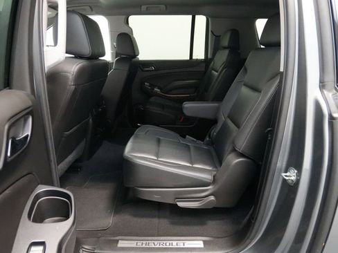 Used 2020 Chevrolet Suburban LT image 21