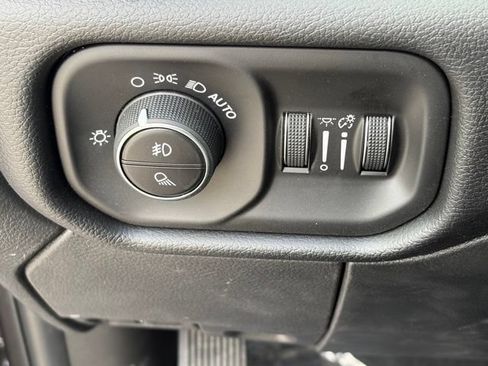 New 2026 RAM 2500 Laramie AWD/4WD image 27