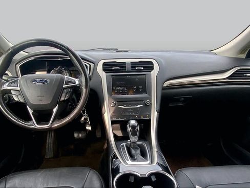 Used 2015 Ford Fusion SE w/ Equipment Group 202A FWD image 15