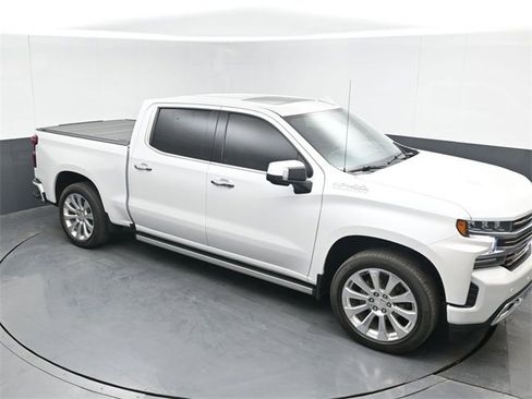 Used 2021 Chevrolet Silverado 1500 High Country w/ Technology Package image 3