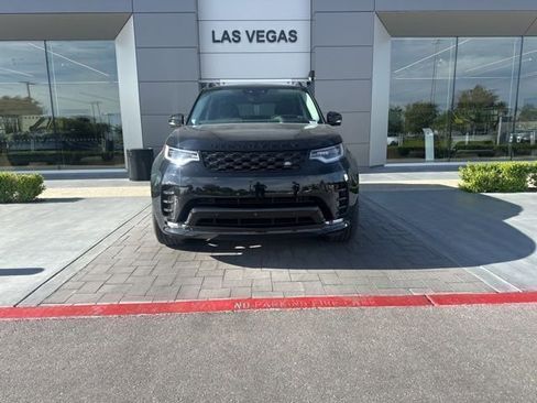 Used 2025 Land Rover Discovery Dynamic SE AWD/4WD image 2